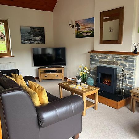 The Nineteenth, Oakridge St Mellion, Free Golf/Spa Bagian luar foto