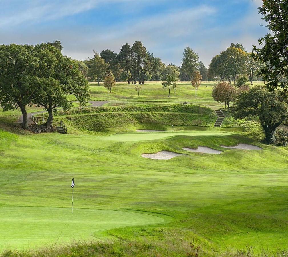 The Nineteenth, Oakridge St Mellion, Free Golf/Spa Bagian luar foto