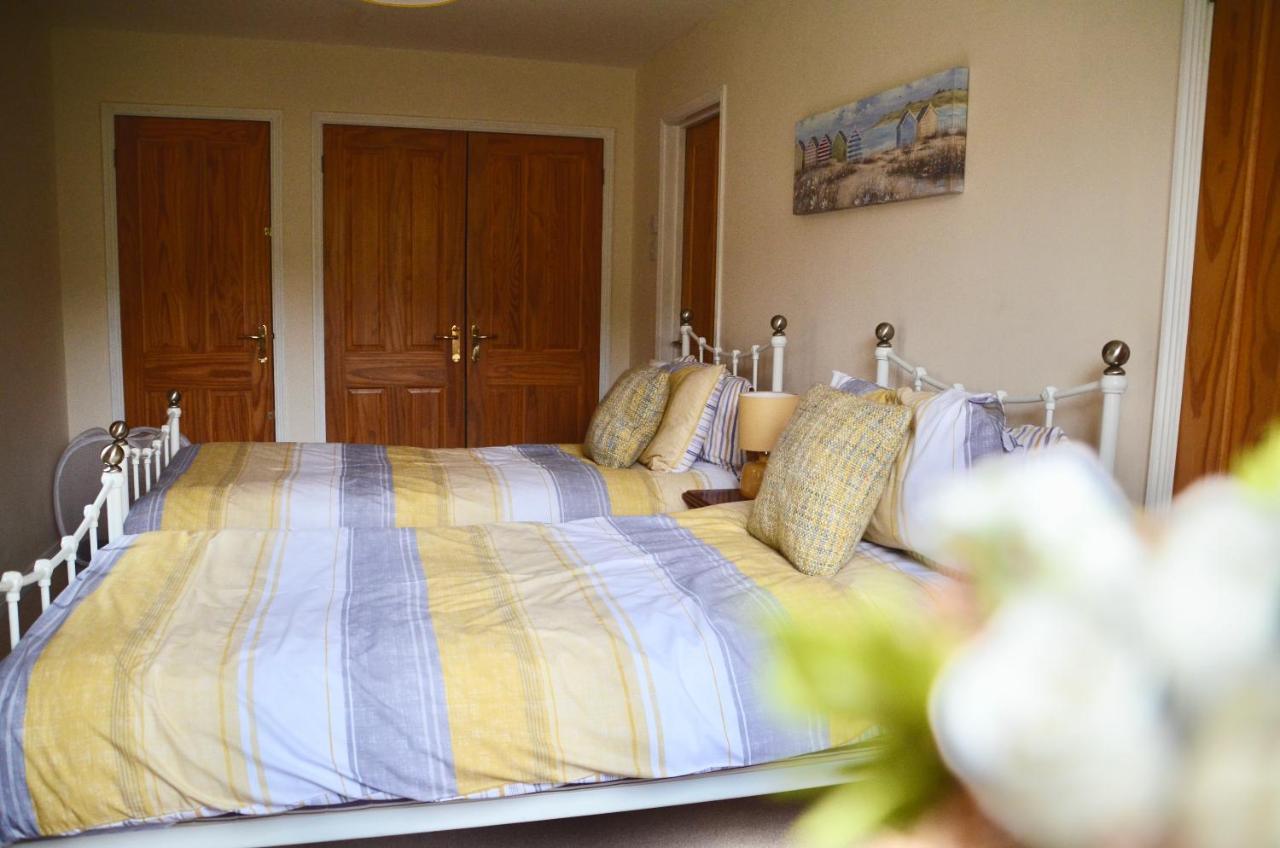 The Nineteenth, Oakridge St Mellion, Free Golf/Spa Bagian luar foto